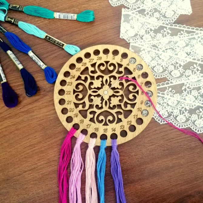 Wooden Cross Stitch Organizer with Small Needle Holder Magnet - Design8 - Image 9