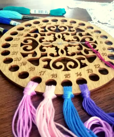 Wooden Cross Stitch Organizer with Small Needle Holder Magnet - Design8