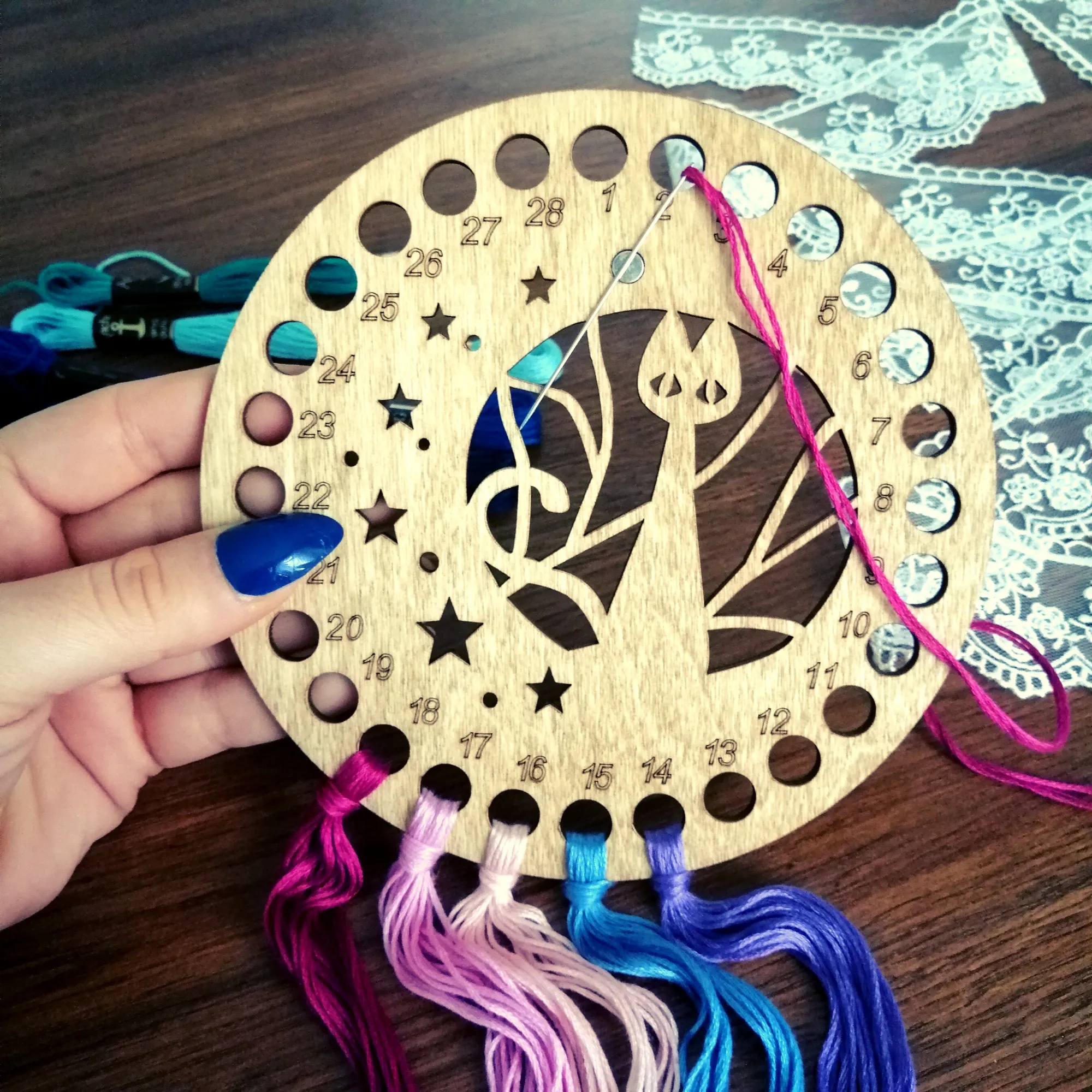 Wooden Embroidery Cross Stitch Organizer with Small Needle Holder Magnet - Design14