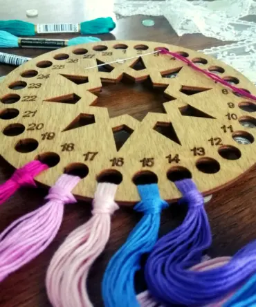 Wooden Cross Stitch Organizer with Small Needle Holder Magnet - Design10