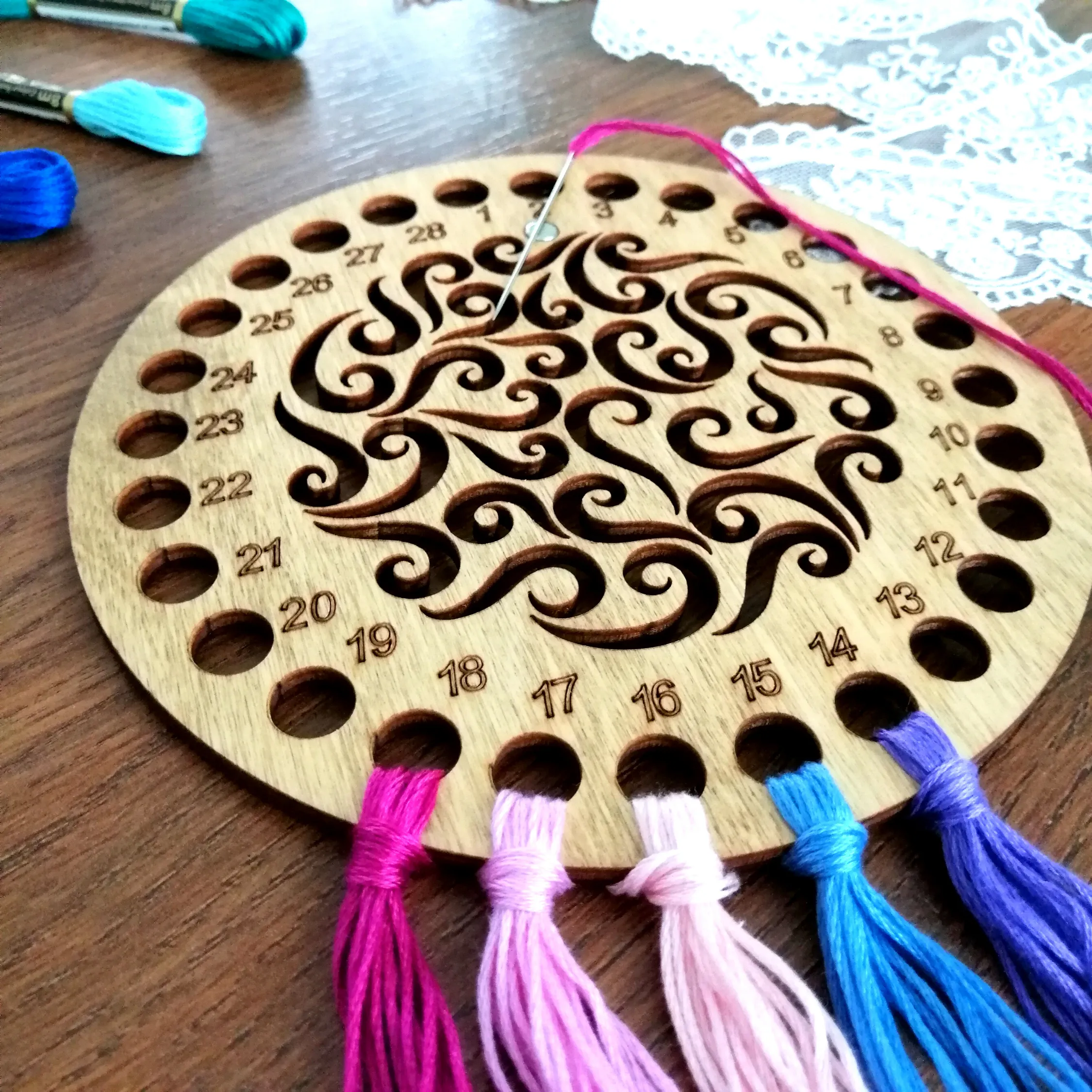 Round Thread Sorter Embroidery Wooden Art Tool with Small Needle Holder Magnet - Design4