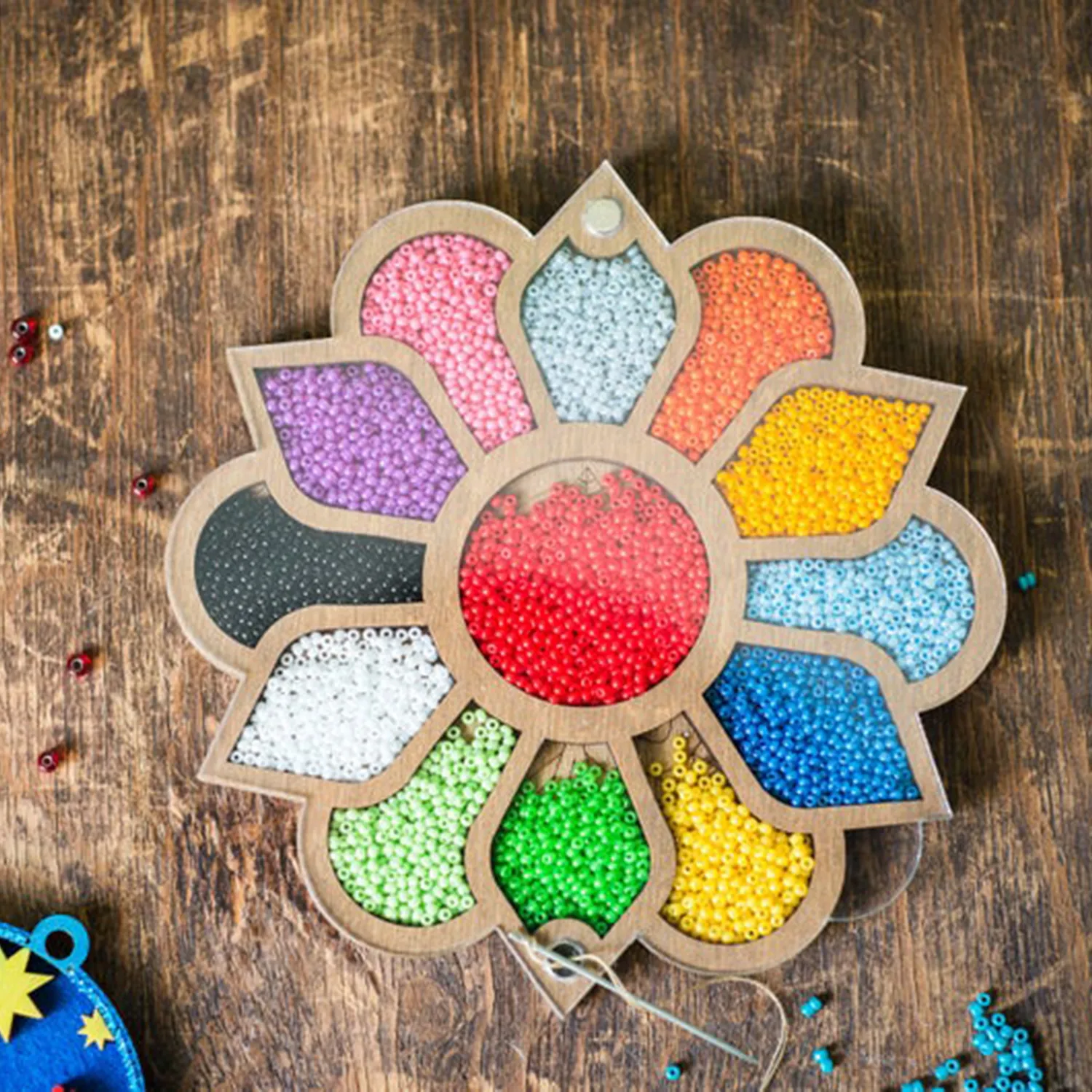 Lonjew Bead Container Wood Flower with Needle Magnet