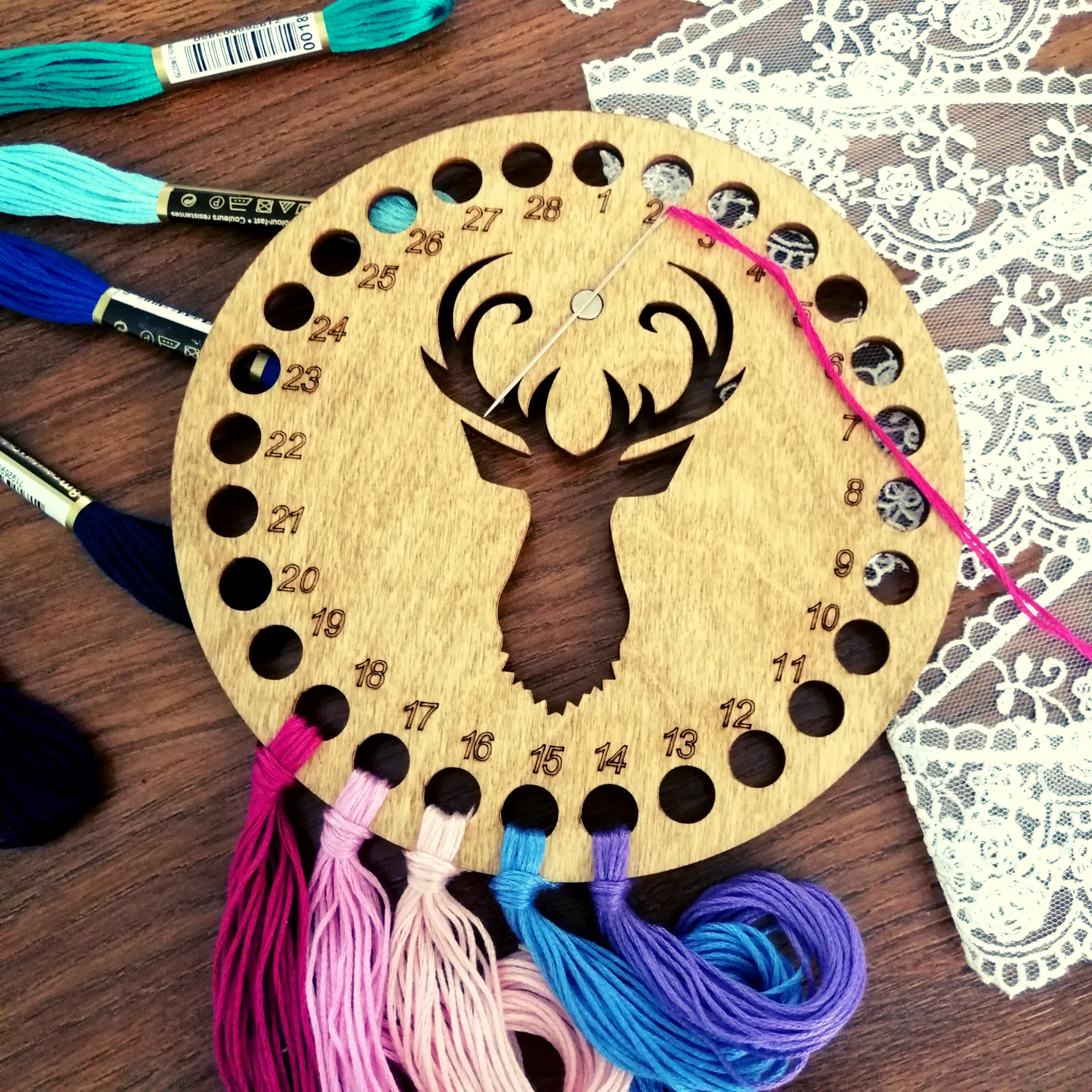 Wooden Embroidery Cross Stitch Organizer with Small Needle Holder Magnet - Design15