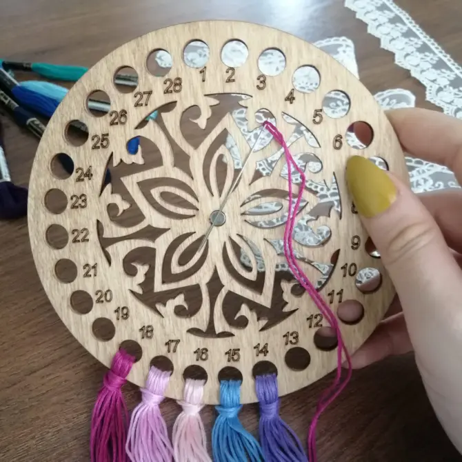 Wooden Round Thread Sorter with Needle Holder Magnet, Embroidery Floss Organizer Design 2 - Image 2