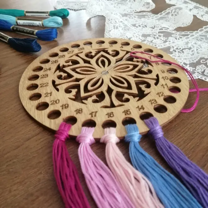 Wooden Round Thread Sorter with Needle Holder Magnet, Embroidery Floss Organizer Design 2 - Image 5