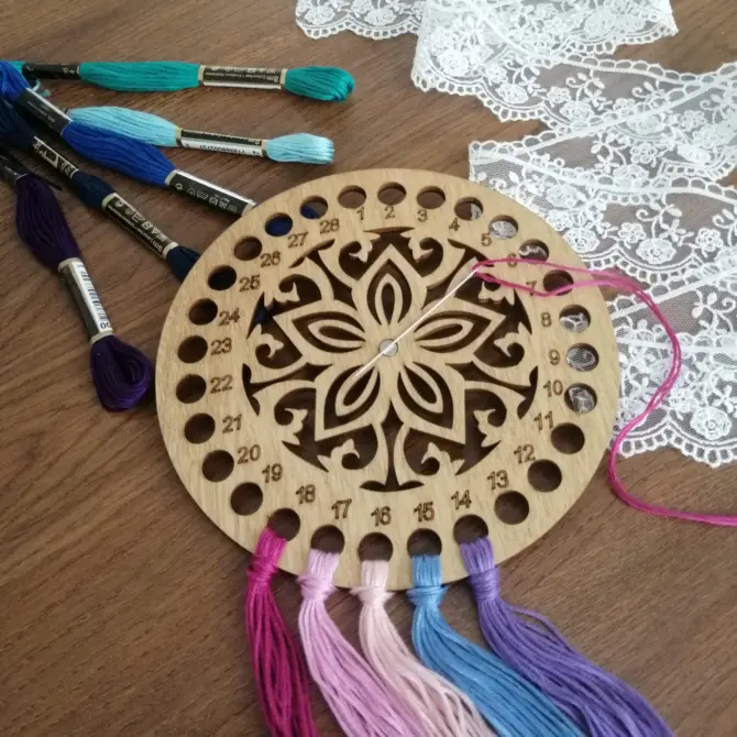Wooden Round Thread Sorter with Needle Holder Magnet, Embroidery Floss Organizer Design 2 - Image 6