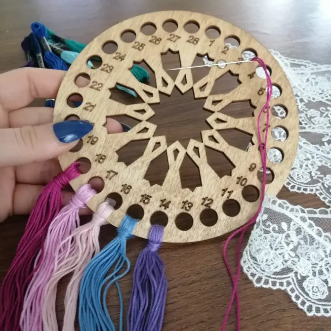 Lonjew Round Thread Sorter with Needle Holder Magnet - Wooden Art Embroidery Floss Organizer Design 1 - Image 9