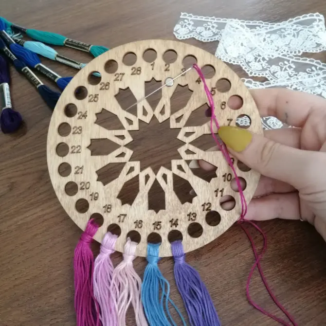 Lonjew Round Thread Sorter with Needle Holder Magnet - Wooden Art Embroidery Floss Organizer Design 1 - Image 4